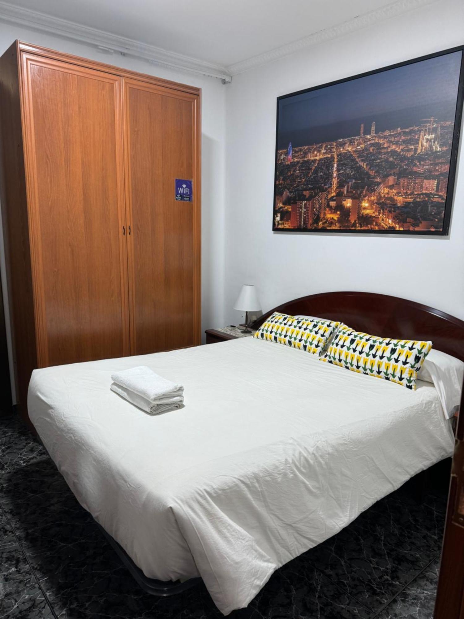 Room Familiar Sants Barcelona Luaran gambar